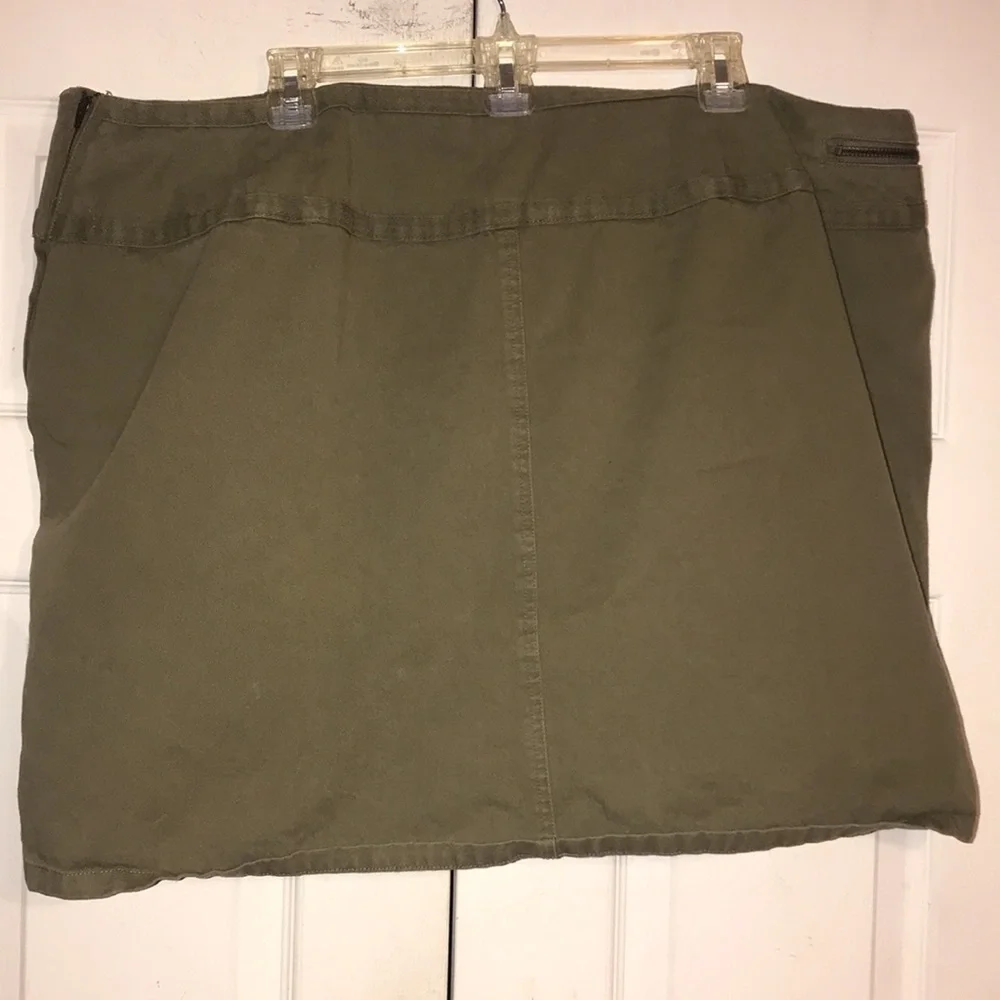 Women’s Venezia Skort with Utility Pocket